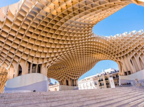 Yellow Sun Apartment, Seville